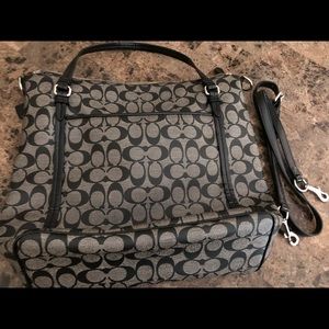 Beautiful signature “C” coach large tote